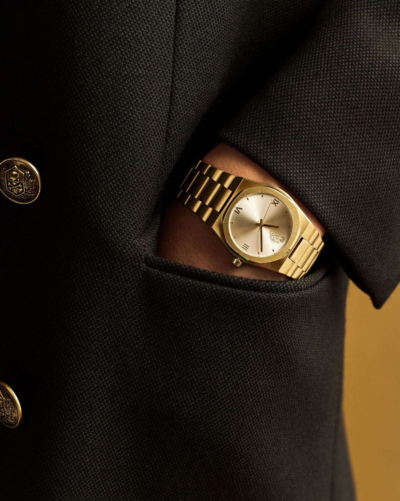 The Kooples MIXED GOLD watch with golden coat of arms