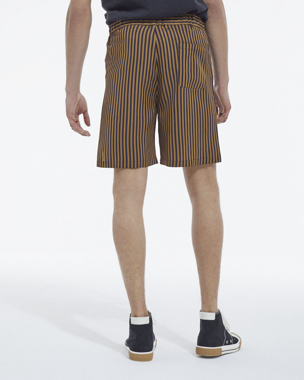 The Kooples HOMME NAVY / BROWN short bleu marine fluide à rayures