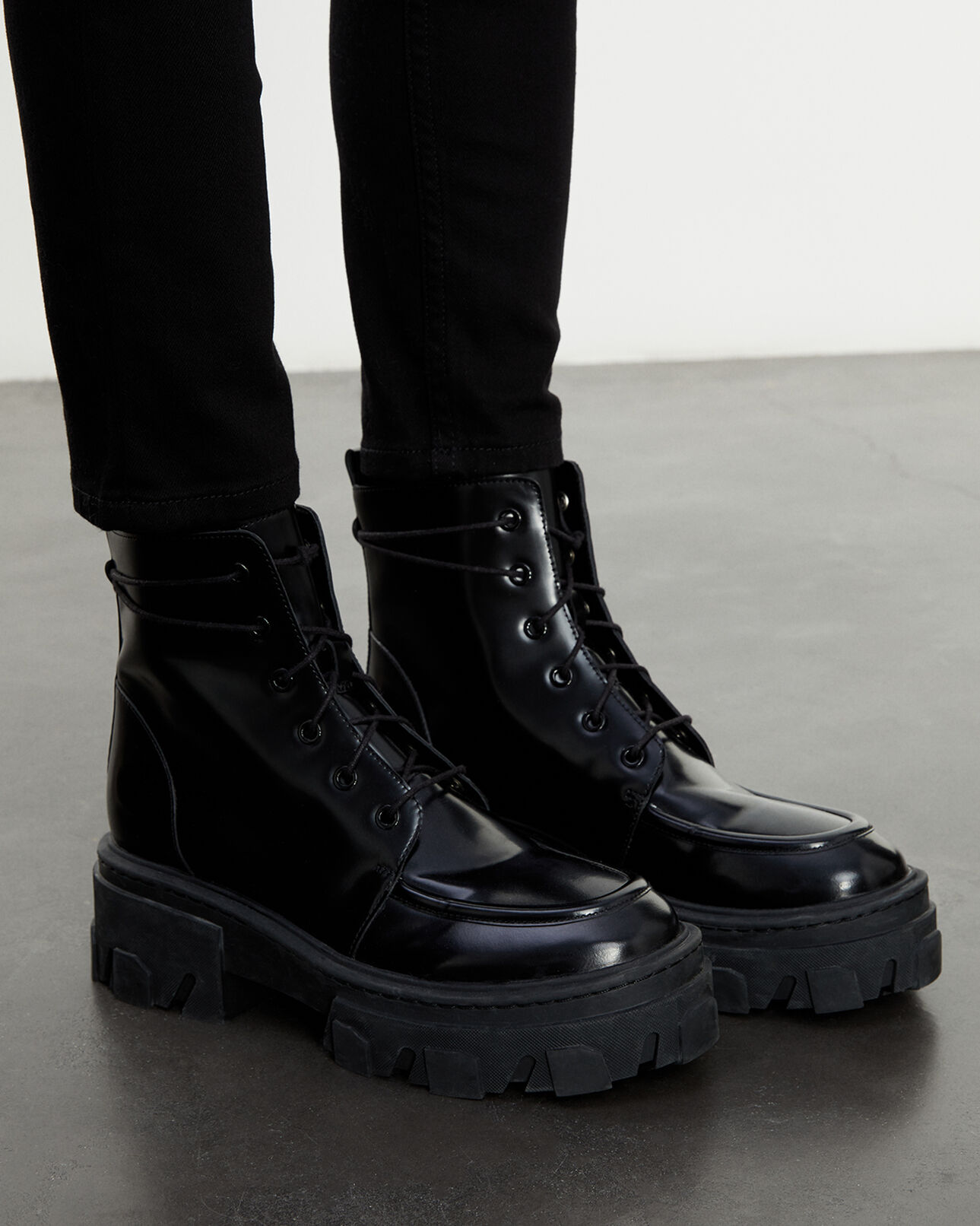 The Kooples MUJER BLACK botines negros piel suela acanalada