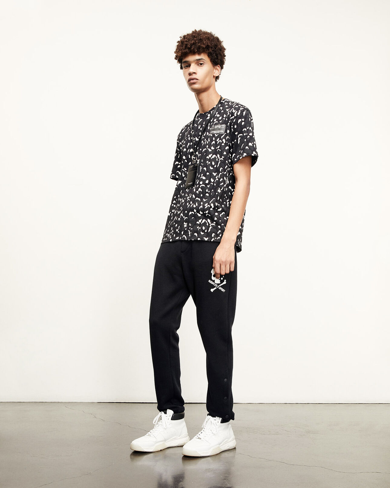 The Kooples HOMME BLACK WHITE t-shirt noir et blanc coton imprimé