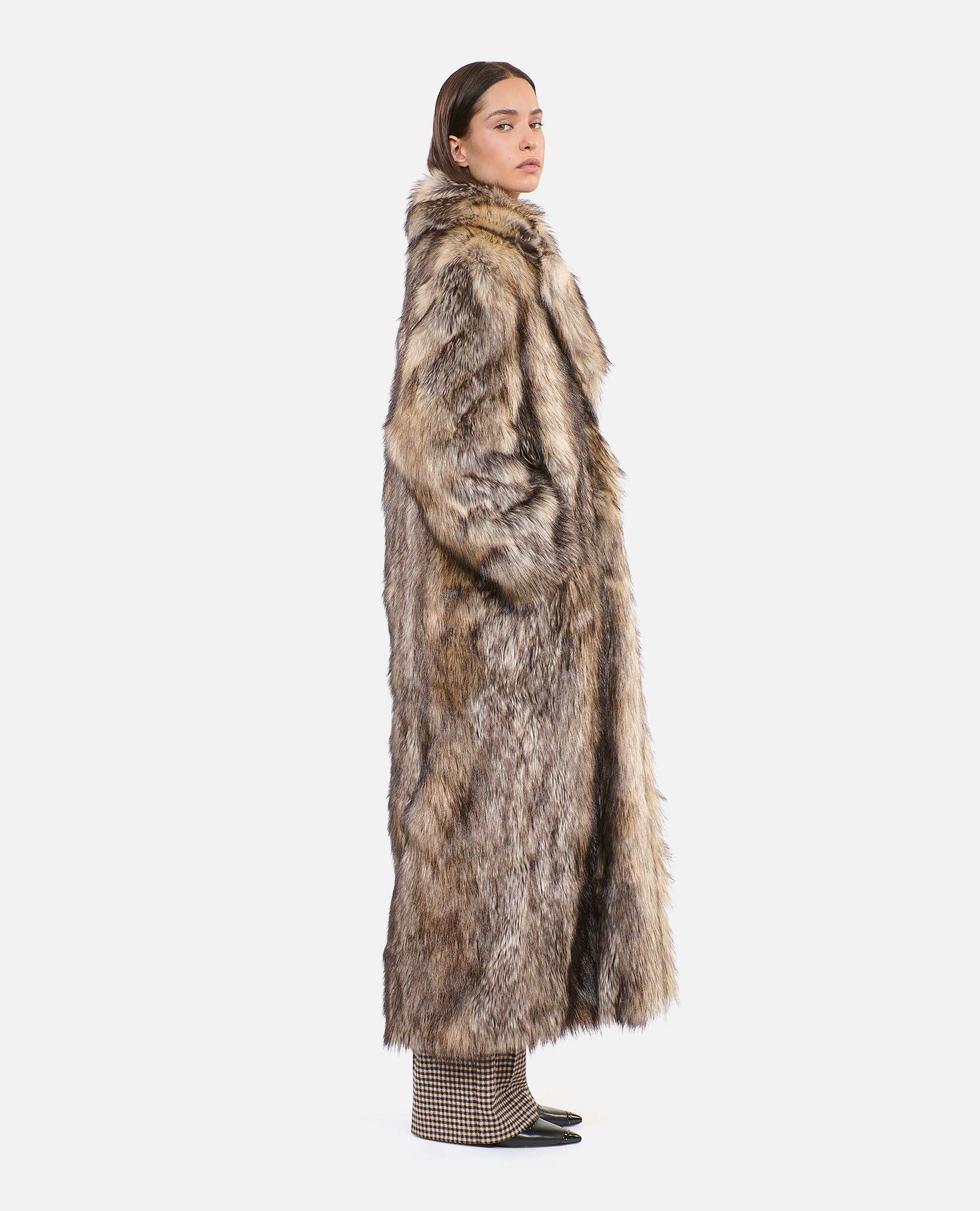 Long beige fur coat online