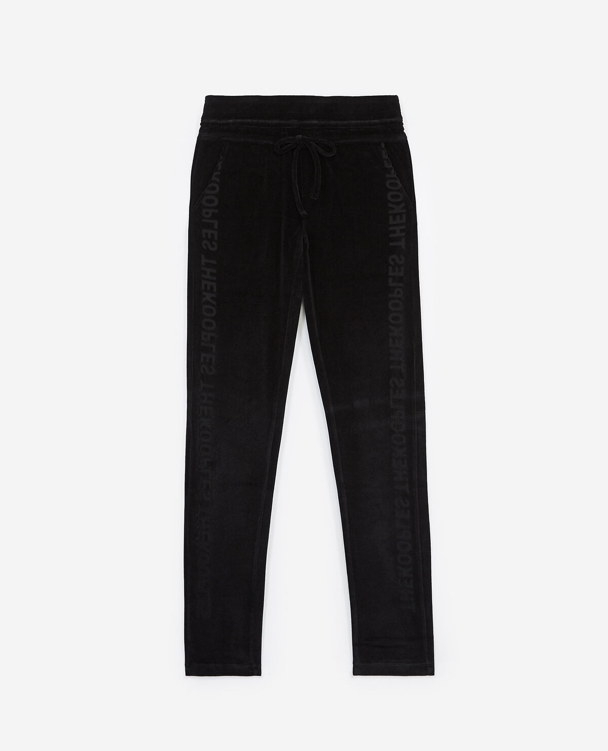 Velvet joggers outfit 2025