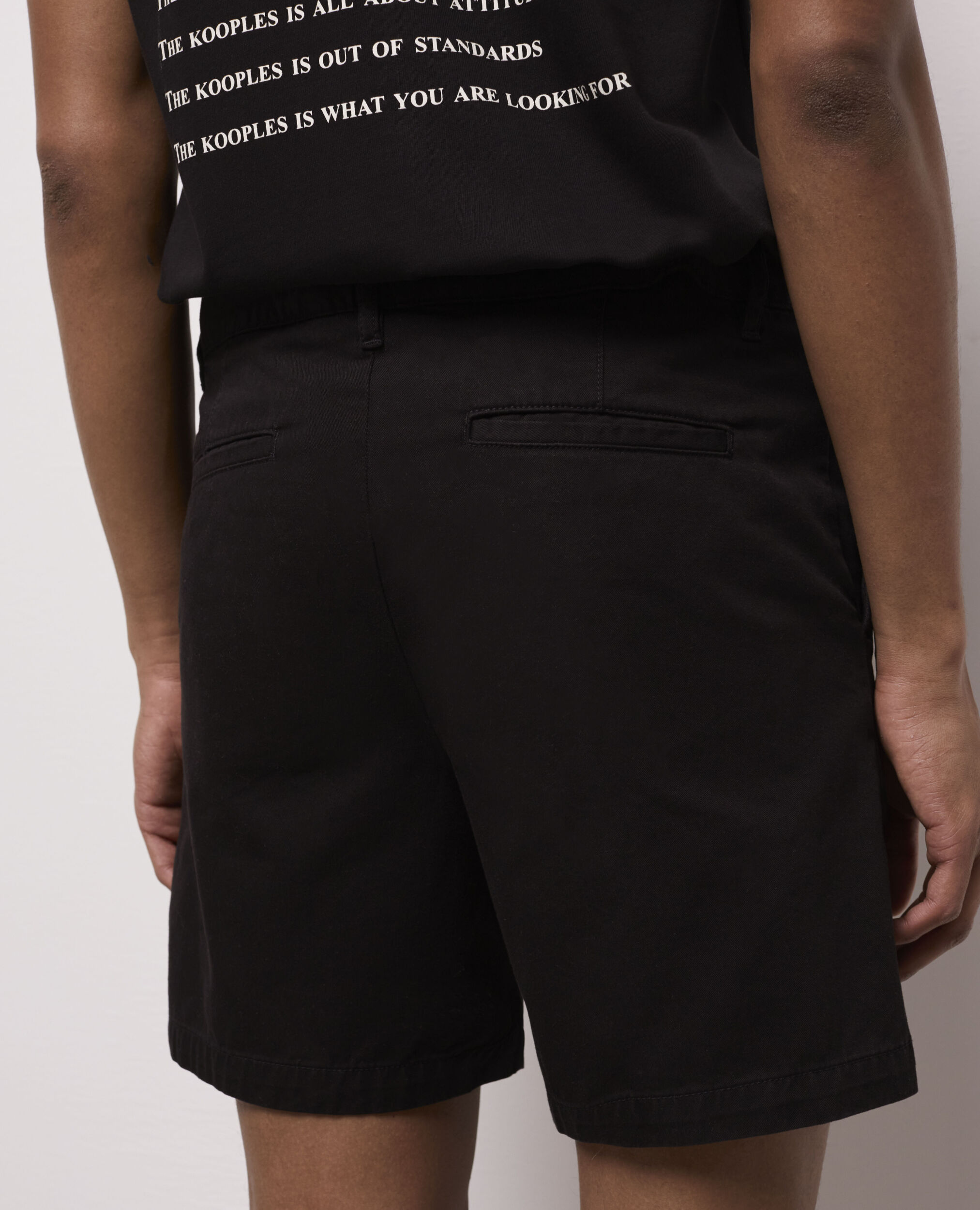 Kurze, schwarze Shorts aus Baumwolle, BLACK, hi-res image number null