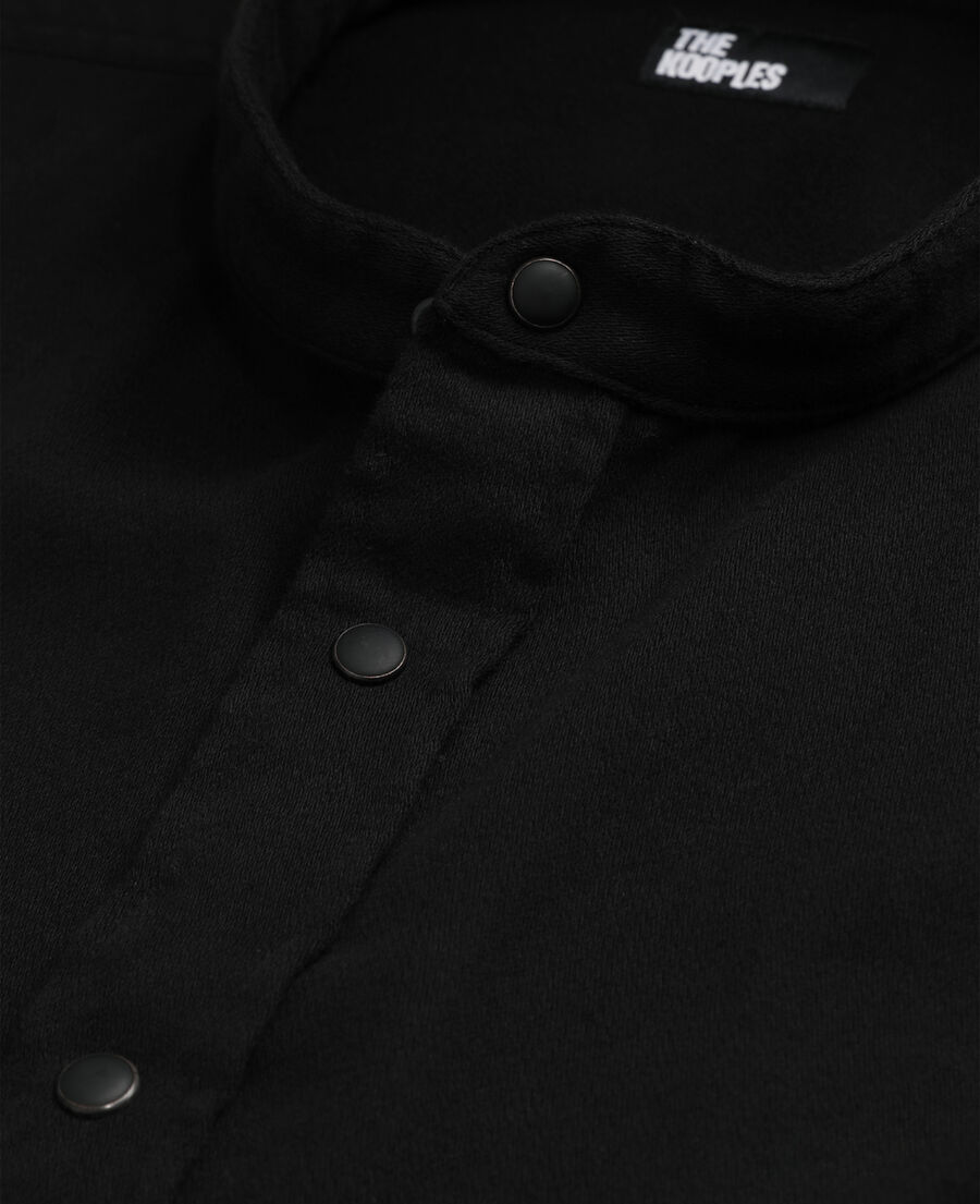 casual black shirt