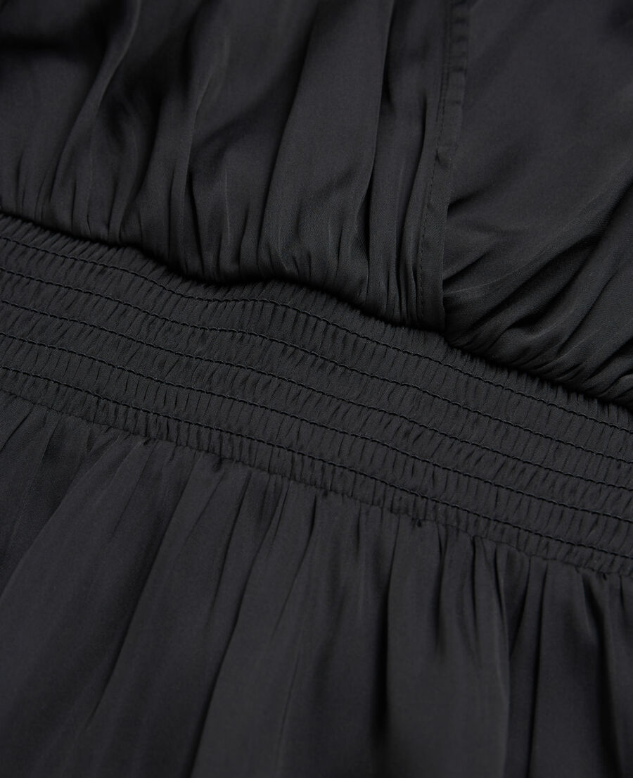 schwarzes kurzes kleid mit rüschen