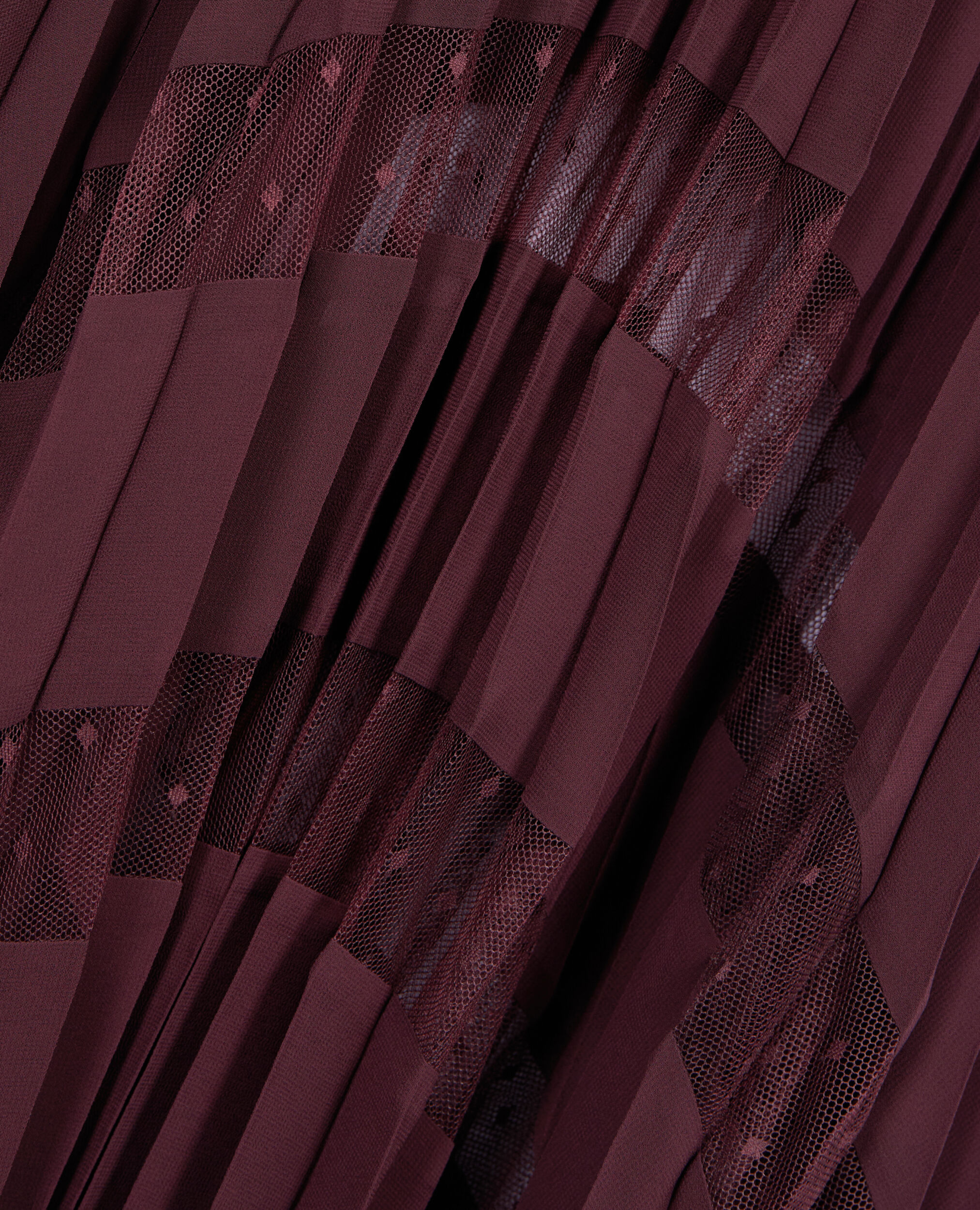 Langes, bordeauxrotes Kleid mit Plissierung, BURGUNDY, hi-res image number null