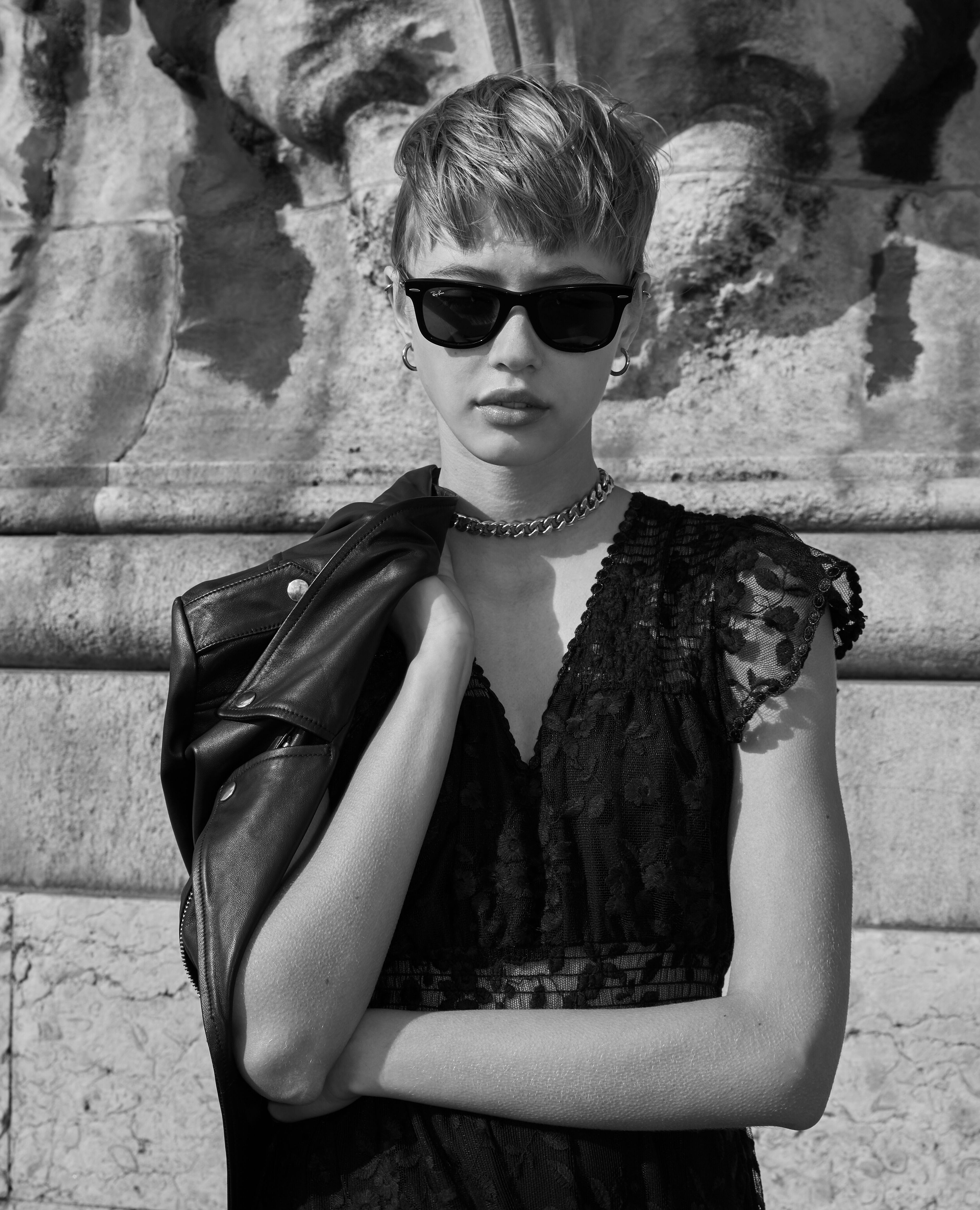 Robe longue noire dentelle all over The Kooples
