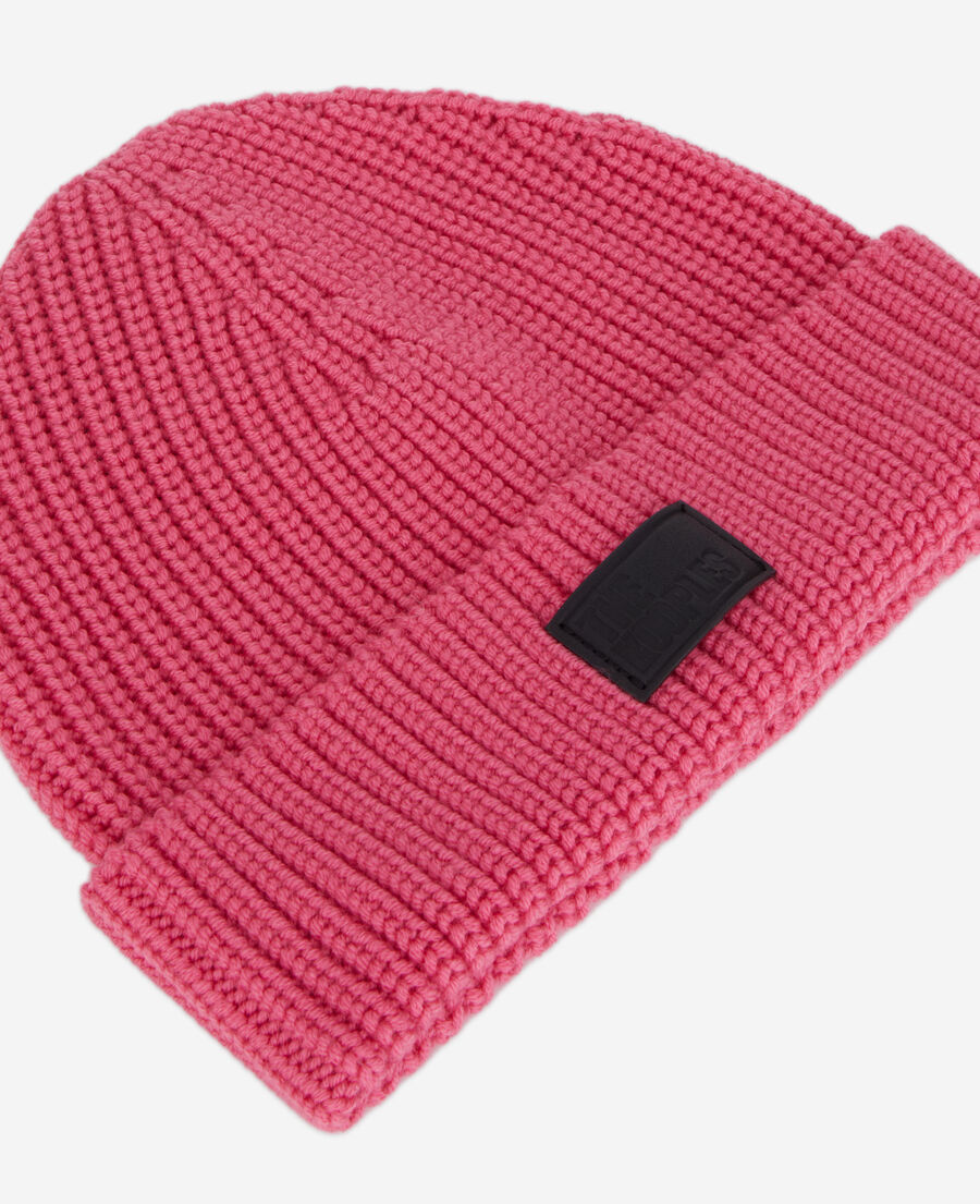 bonnet rose en laine côtelée