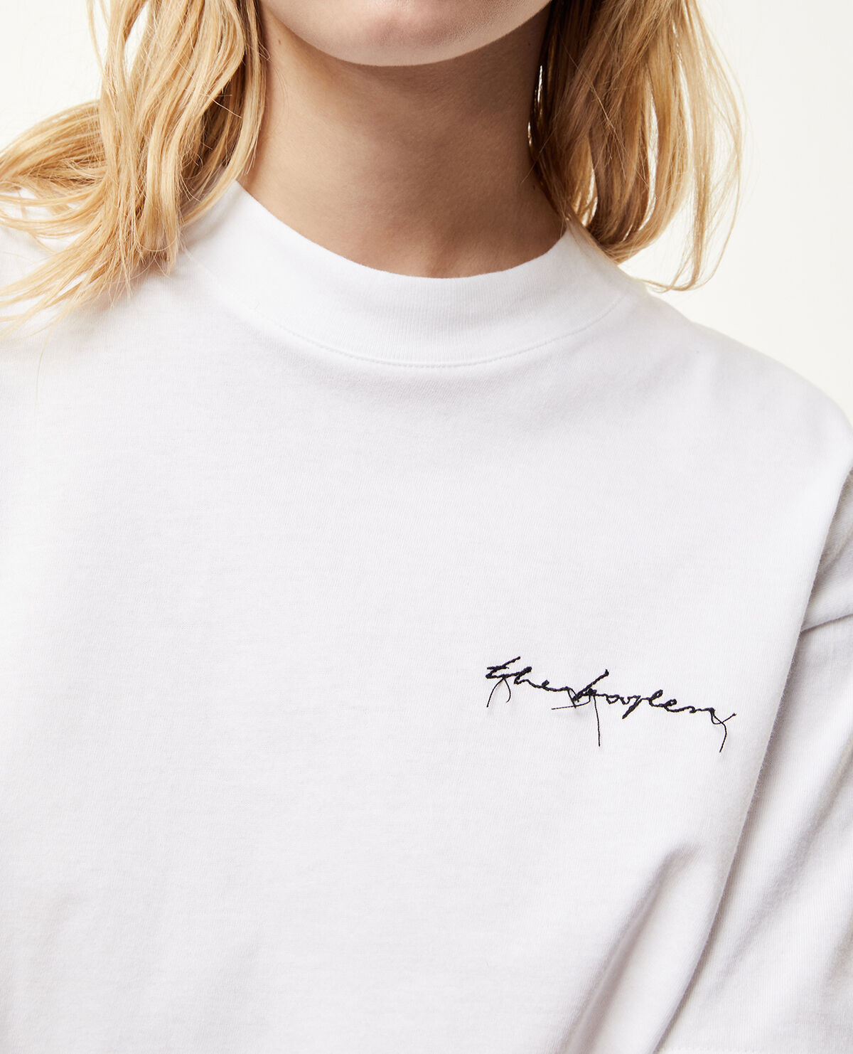 Camiseta blanca bordada sales