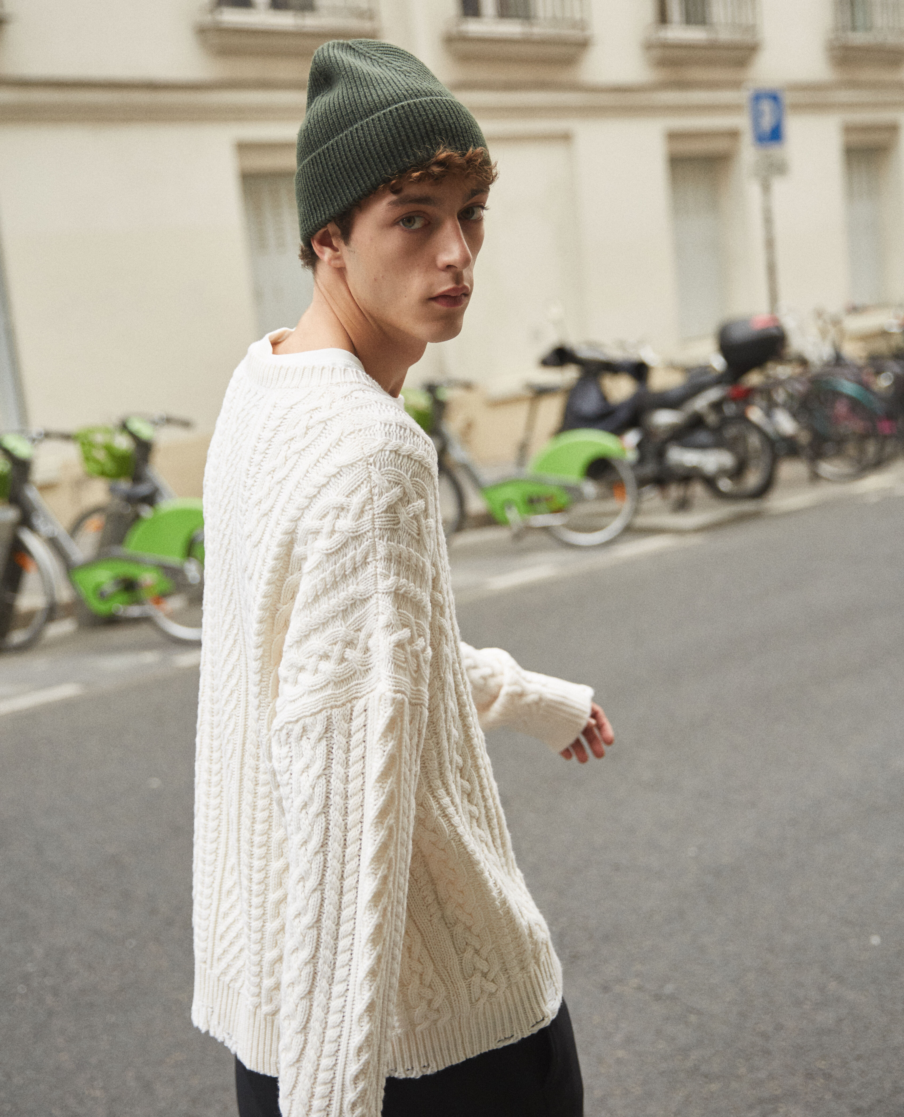 Unbleached cashmere wool jumper with cable knit