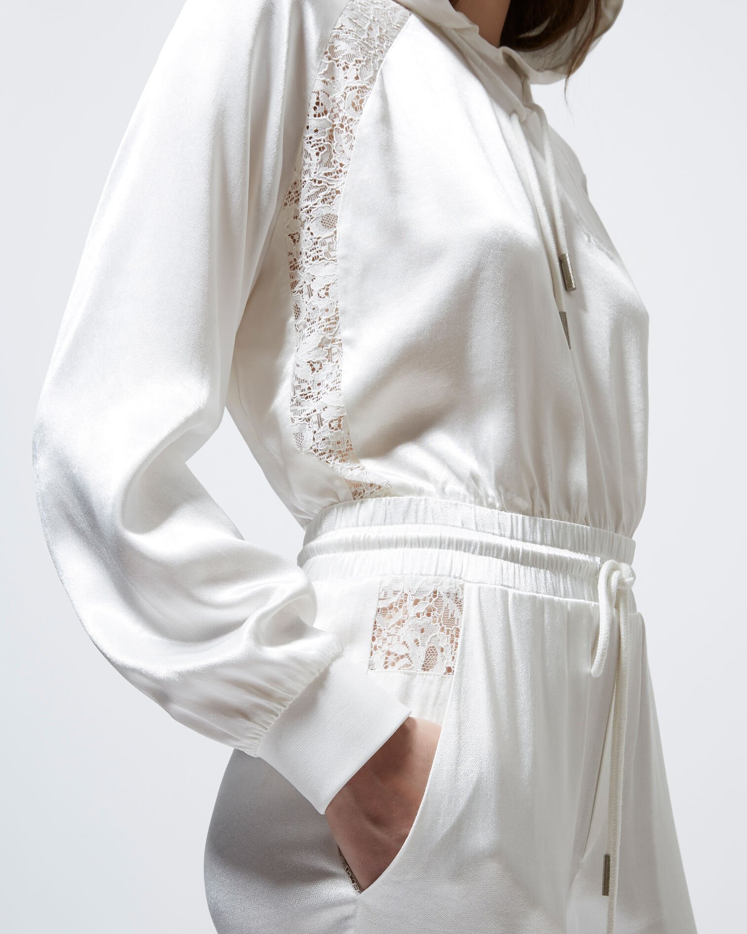 Top blanc à capuche bande dentelle, ECRU, hi-res image number null