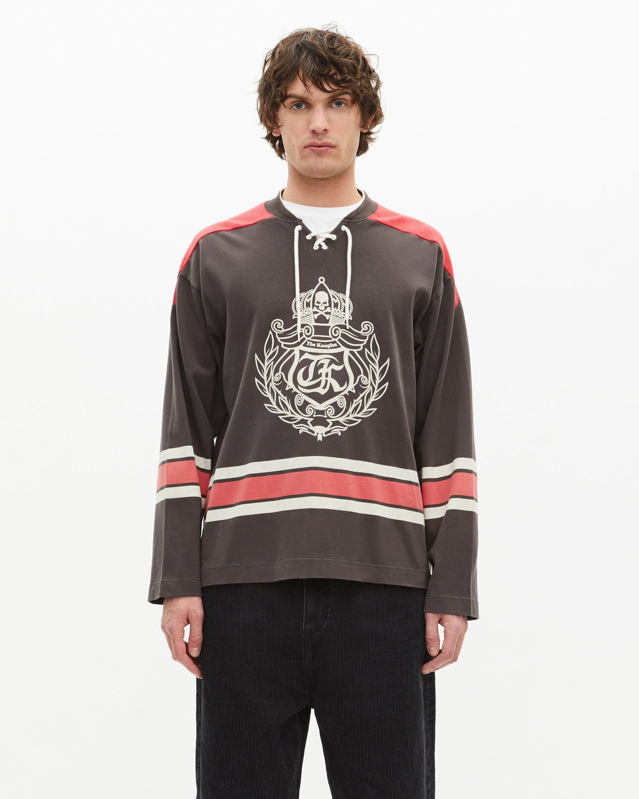 The Kooples HOMME BLACK WASHED sweatshirt avec blason noir
