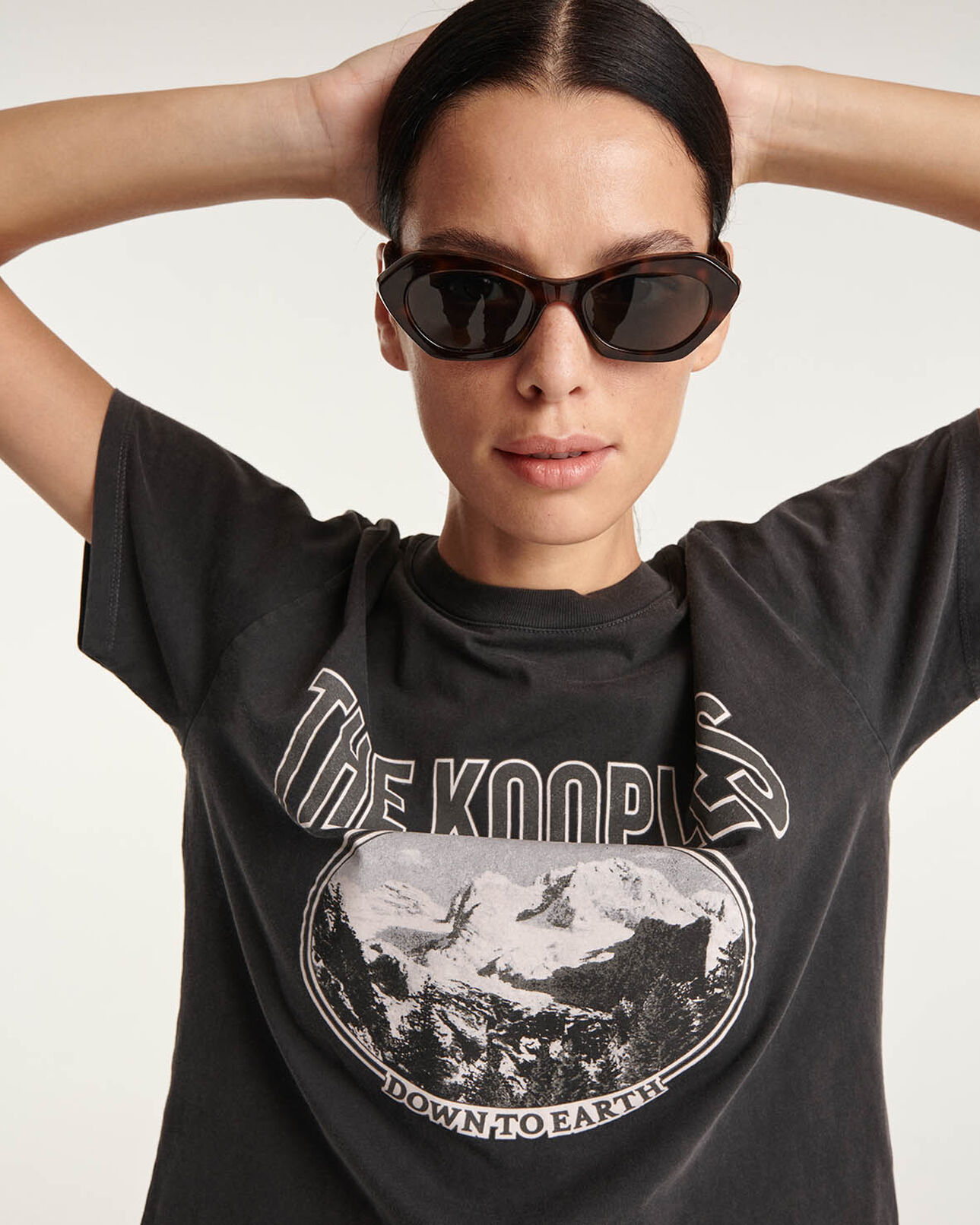 The Kooples WOMEN BLACK WASHED black cotton t-shirt with mountain print