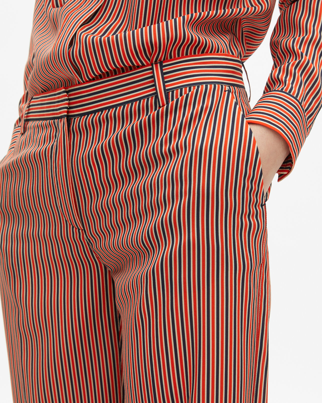 The Kooples FEMME DARK NAVY / FIRE RED pantalon large à rayures rouge et bleu