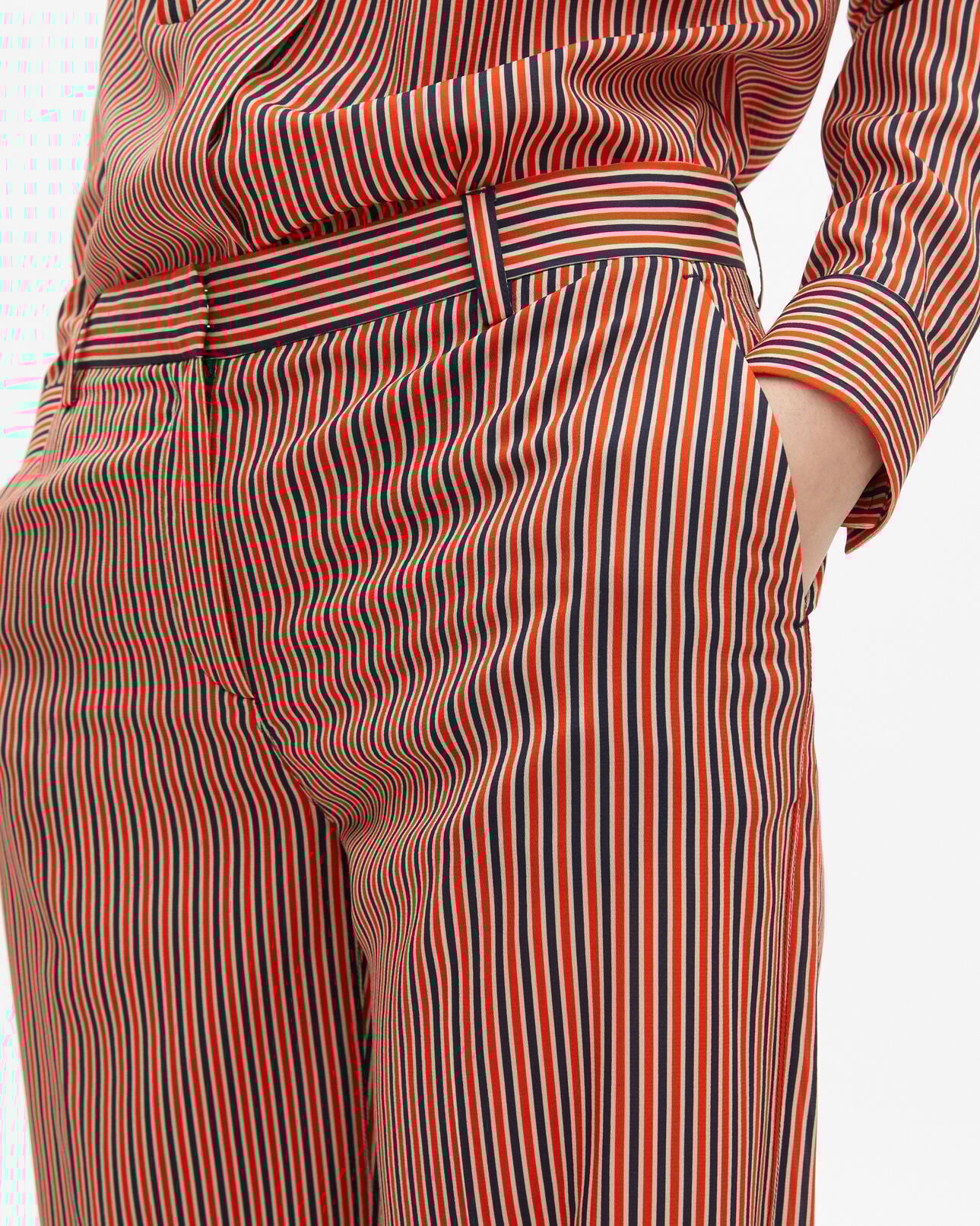 The Kooples FEMME DARK NAVY / FIRE RED pantalon large à rayures rouge et bleu