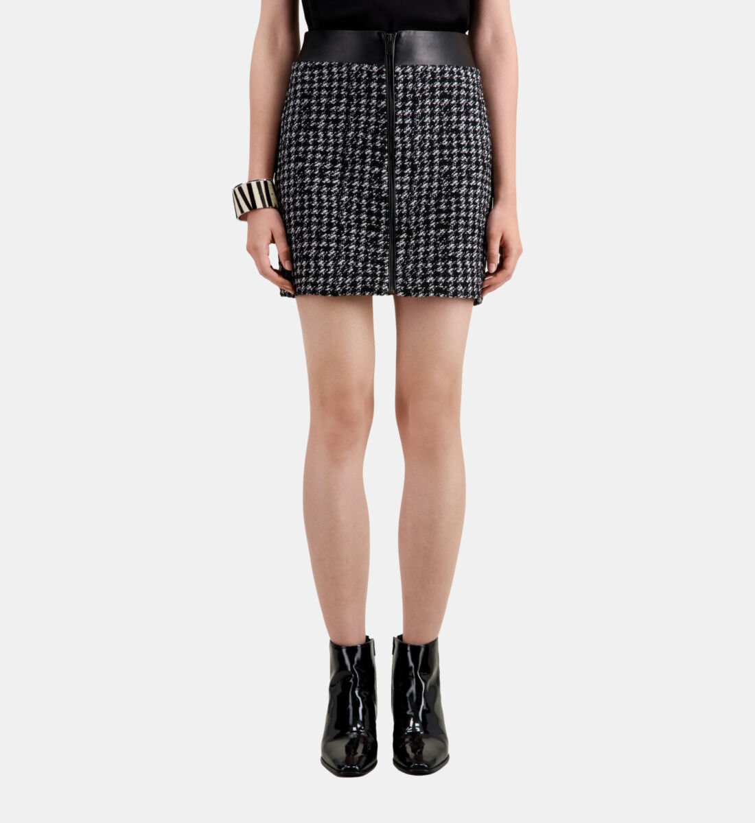 Black tweed deals skirt zara