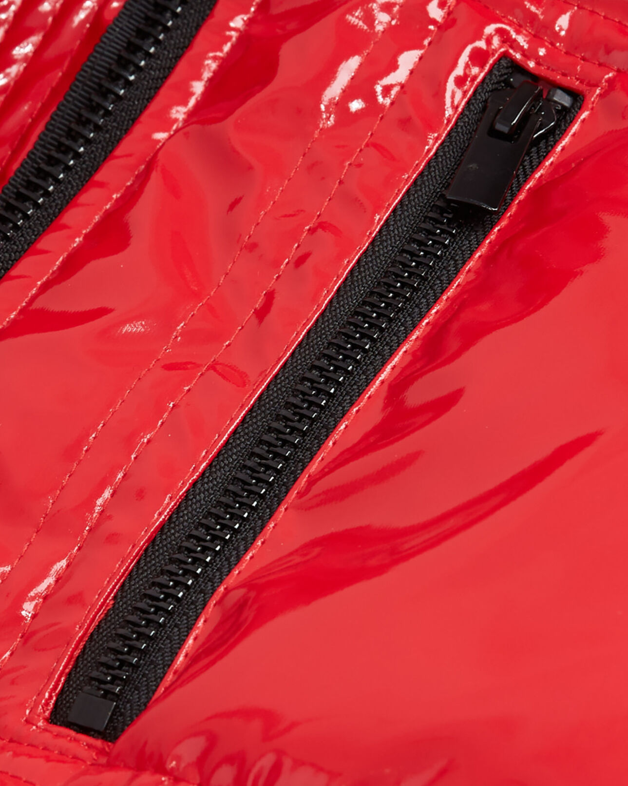The Kooples FEMME RED doudoune oversize vinyle rouge bretelles à logo