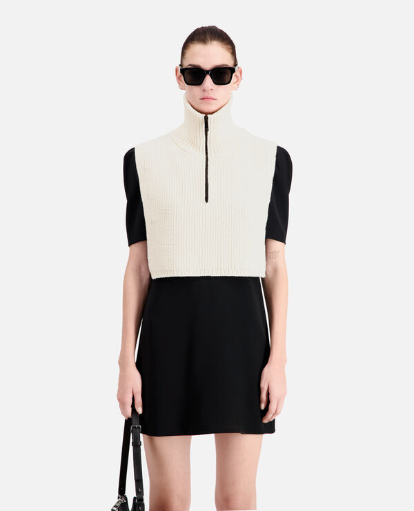 ecru ribbed wool plastron