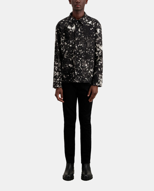 blouson type surchemise en denim noir décoloré