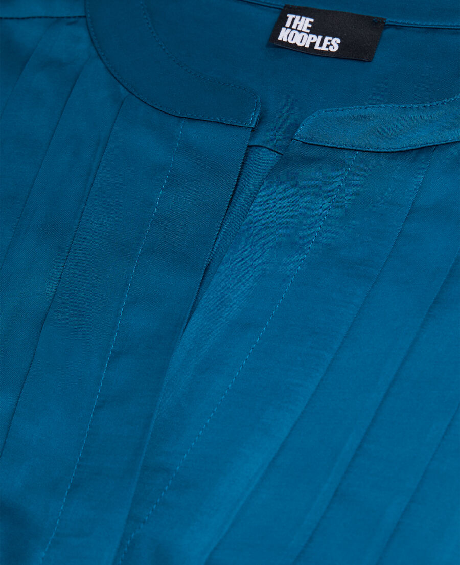 vestido corto azul plisado