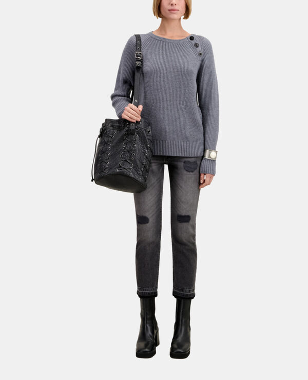 jersey gris lana botones joya