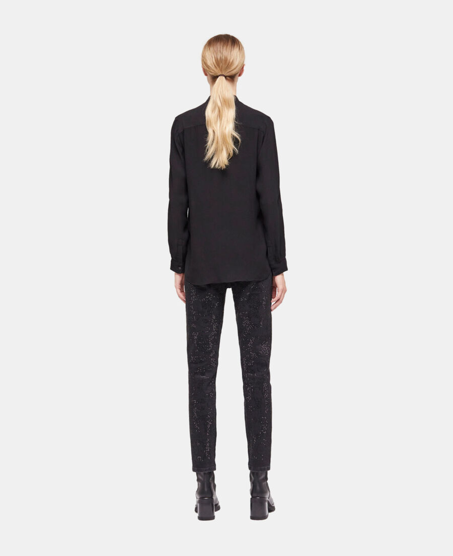 camisa detalles perlas negra