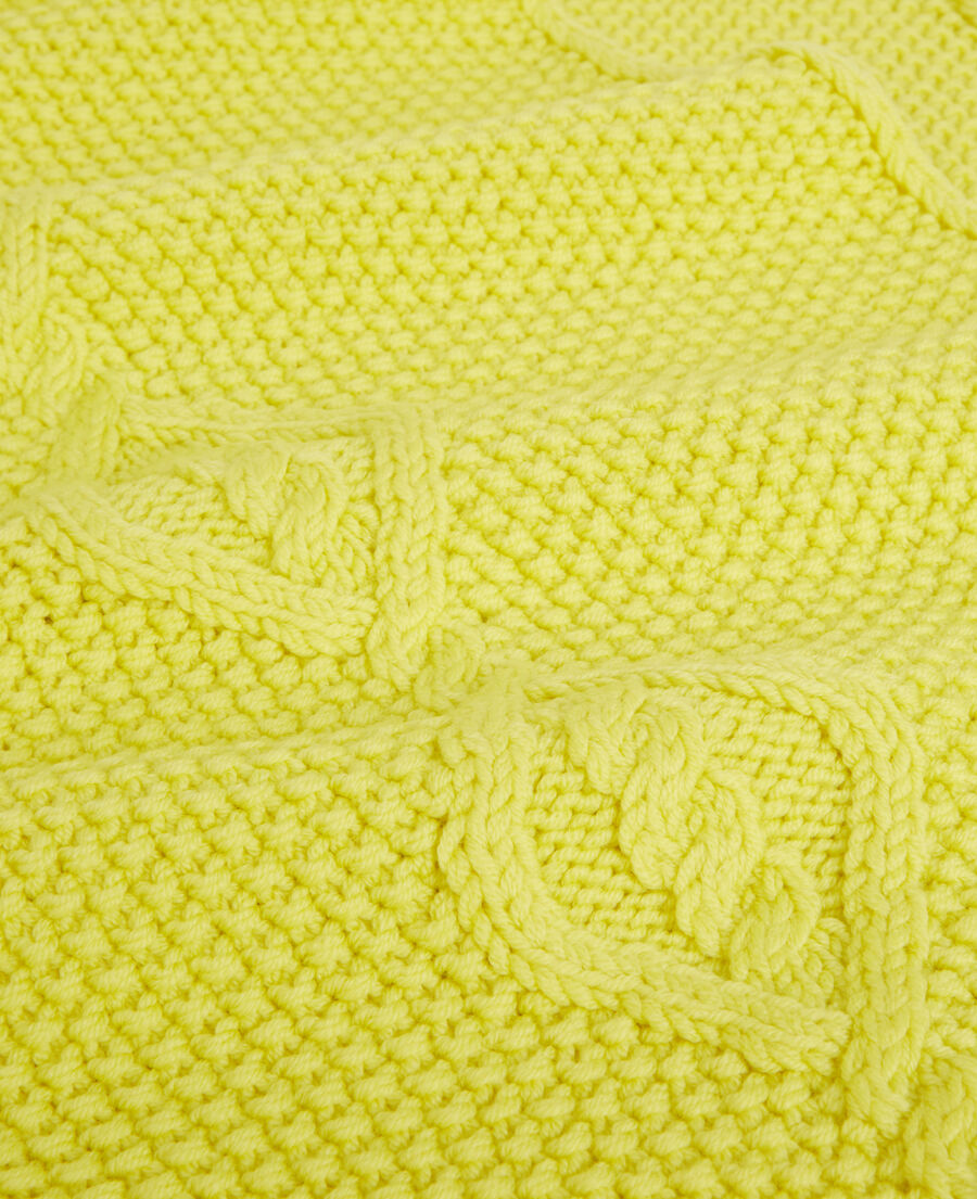 écharpe en laine jaune