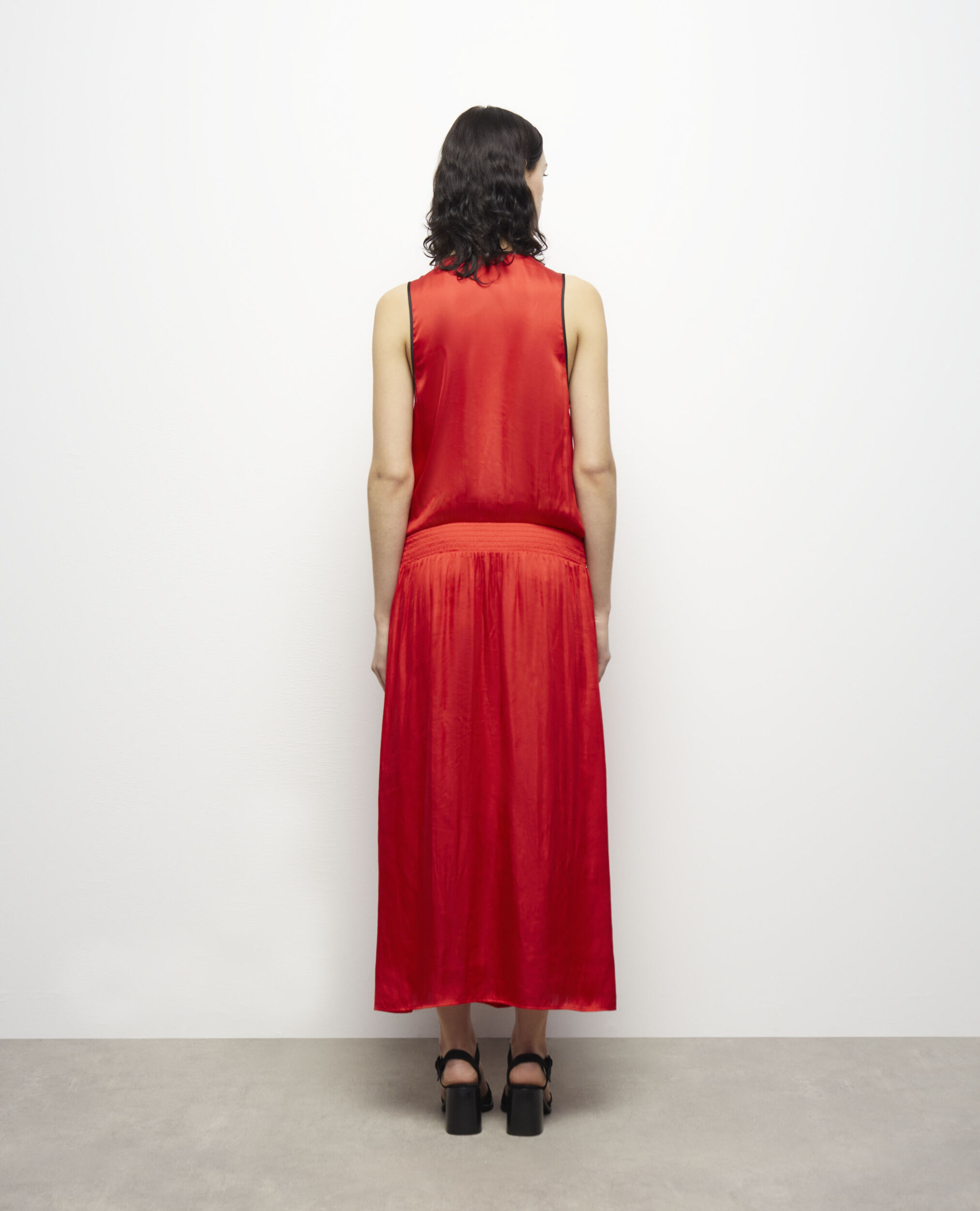 Langes, rotes Kleid aus Satin, RED, hi-res image number null