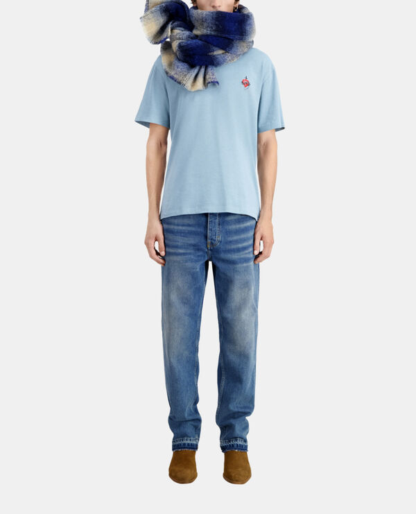 camiseta azul bordado dagger through heart