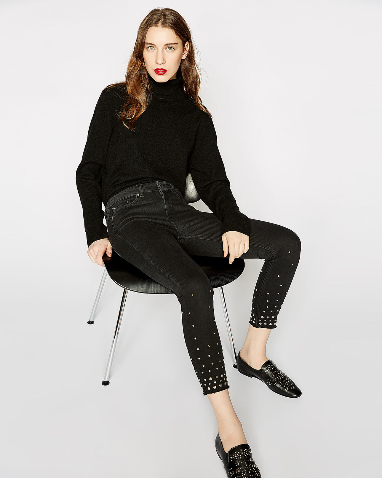 The Kooples MUJER BLACK WASHED jeans lavados en negro con tachuelas jimmy