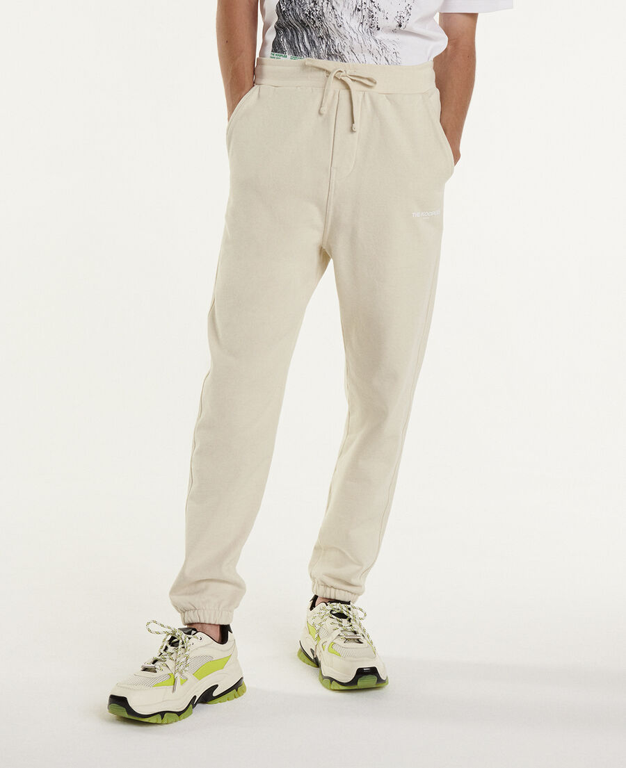 white jogging