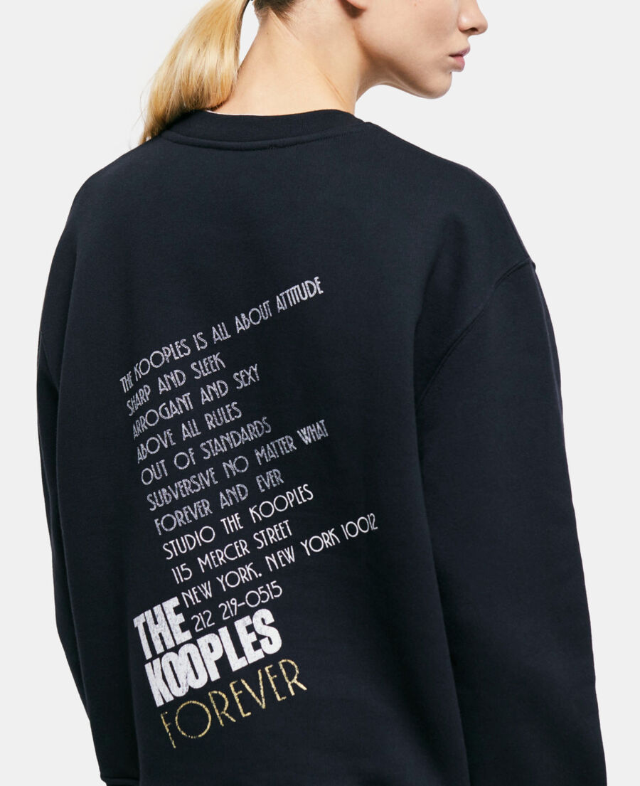 sudadera con capucha serigrafiada negra