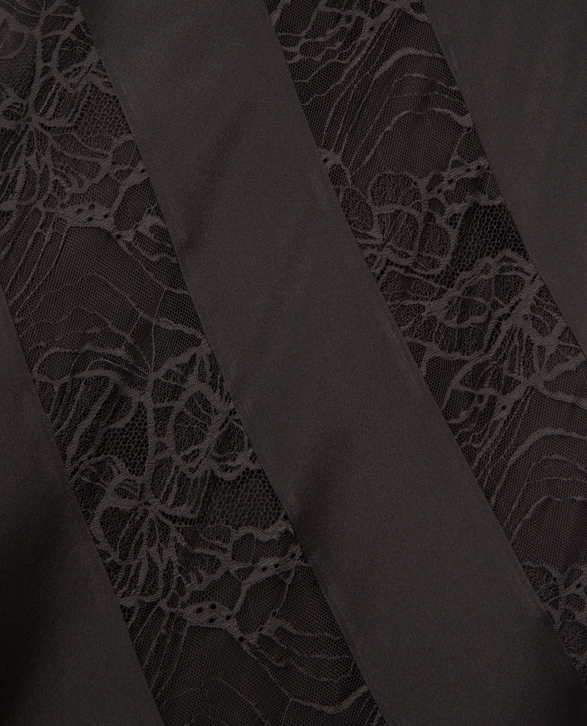 Robe nuisette longue en soie et dentelle noire, BLACK, hi-res image number null
