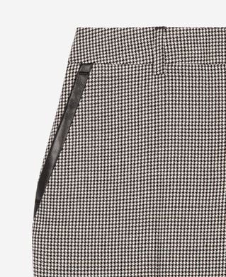 The Kooples FEMME BLACK GREY pantalon tailleur ajust&eacute; en pied de poule noir et blanc