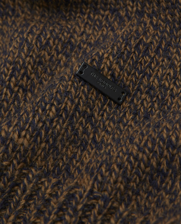 wool sweater with crew neck