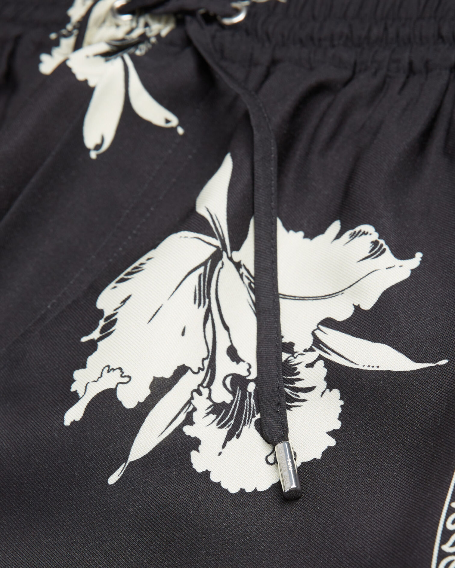 Flowing black - white shorts w/ floral motif, BLACK WHITE, hi-res image number null