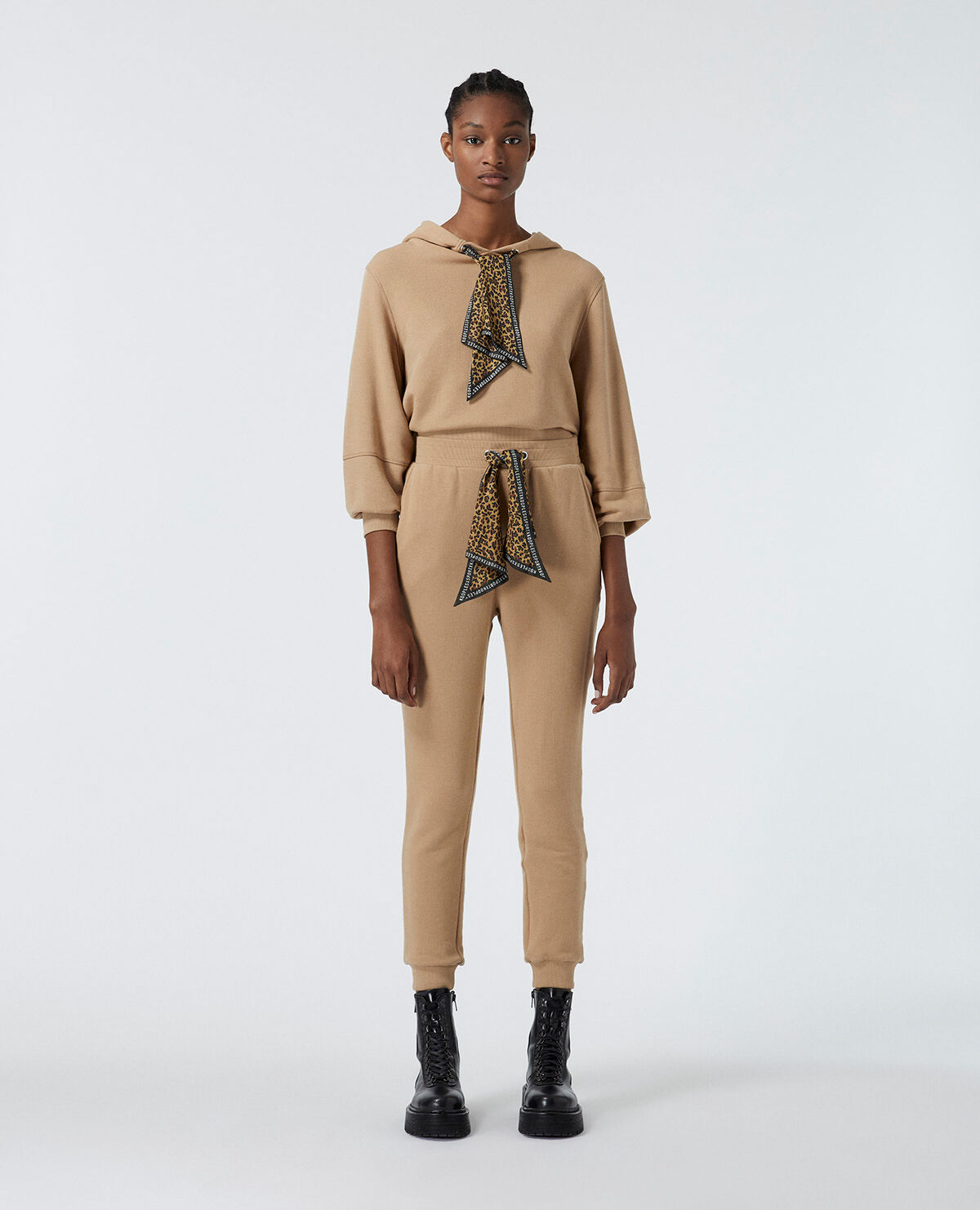 Zara shop leopard joggers