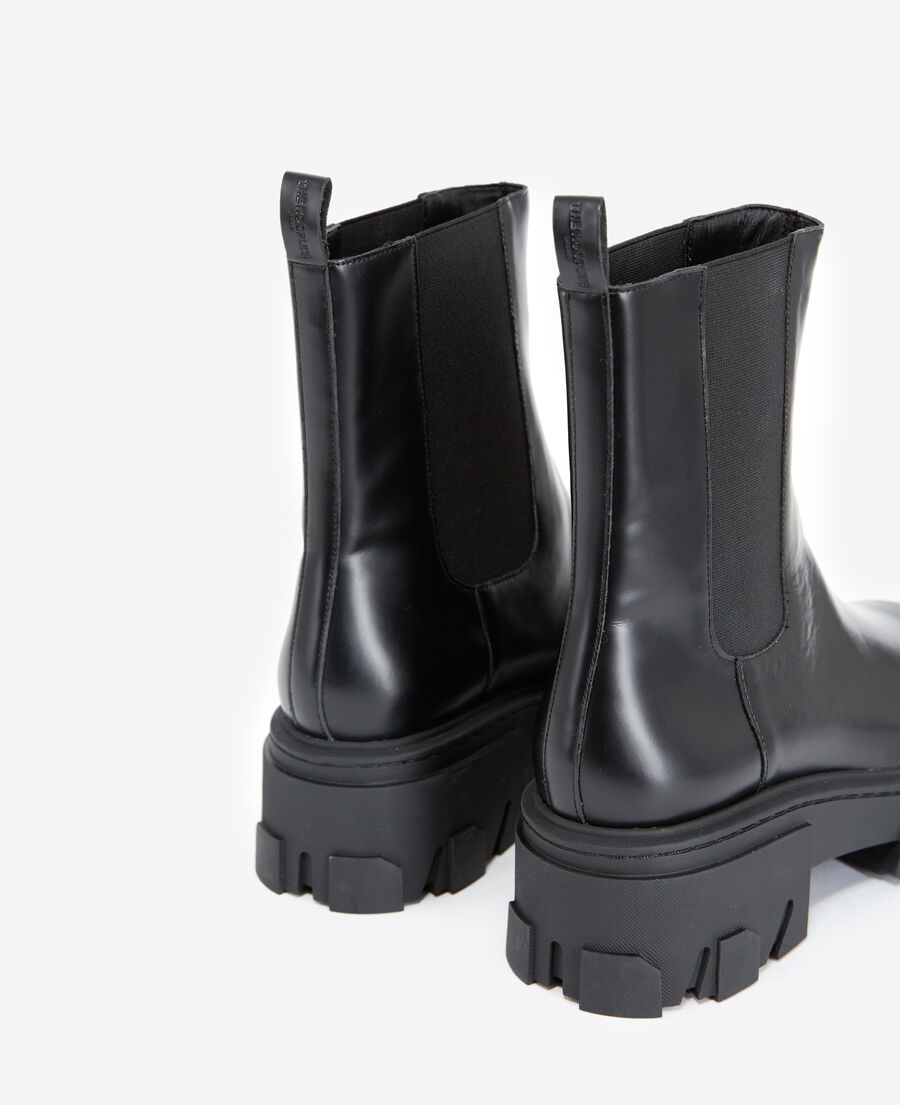 black platform chelsea boots