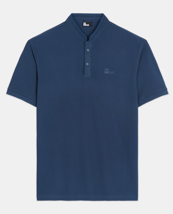 marineblaues poloshirt