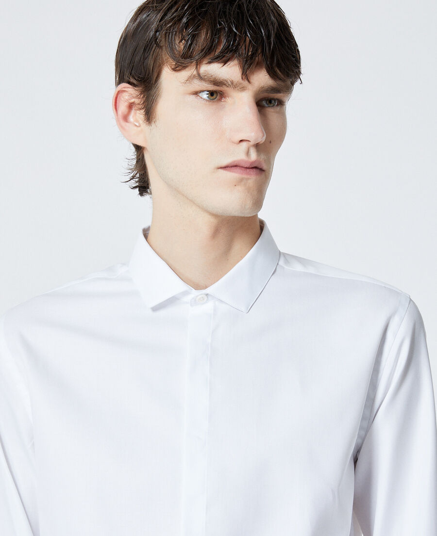 chic white shirt in cotton with cutaway collar