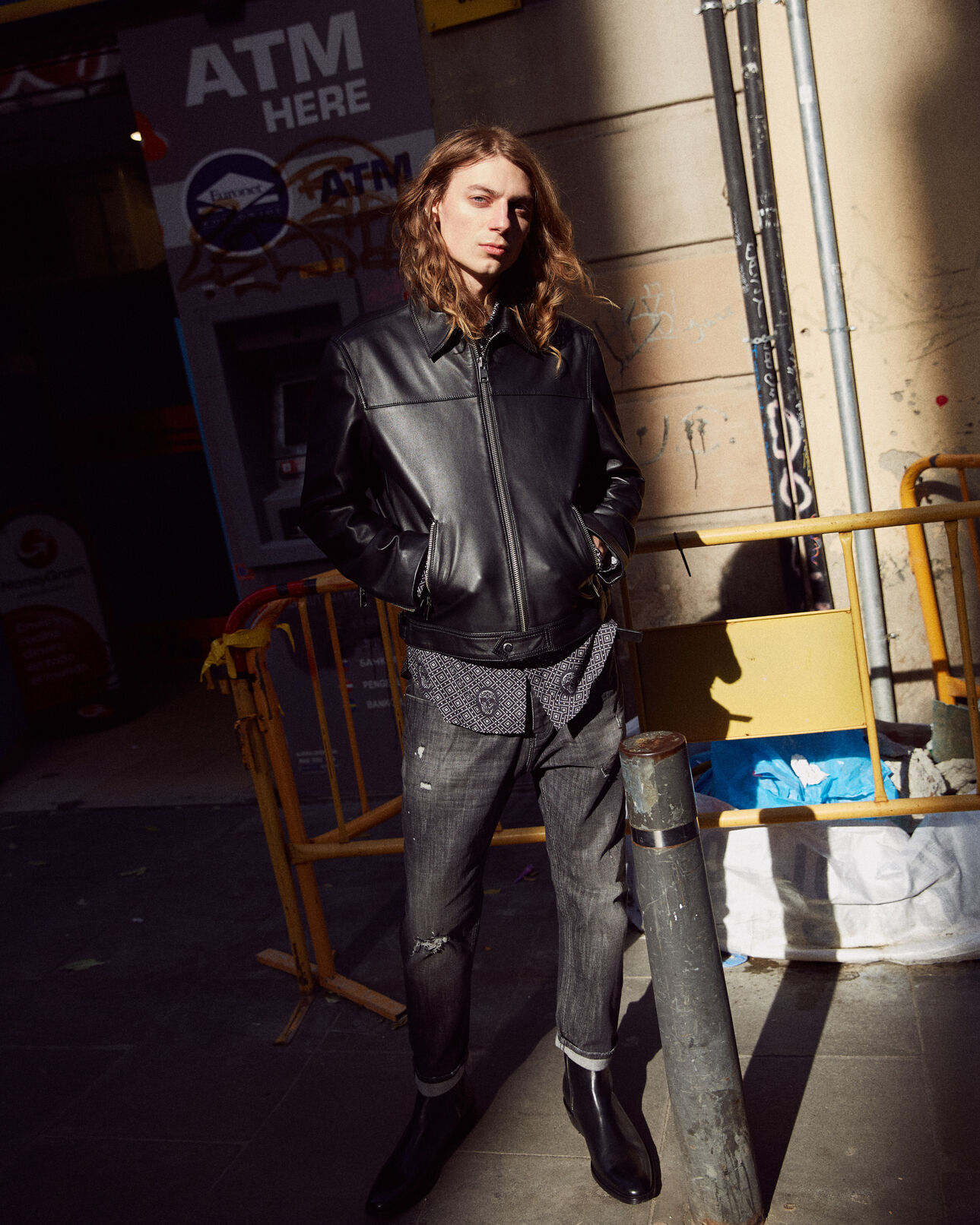 The Kooples HOMME BLACK WASHED jean gris foncé délavé