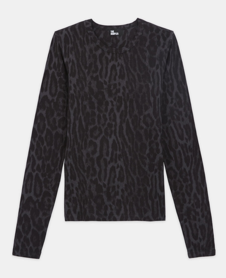 gray cotton t-shirt with leopard print