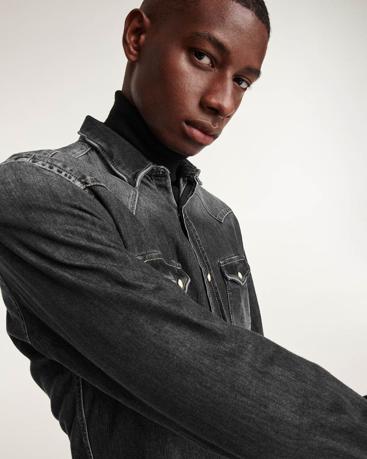 The Kooples HOMME GREY chemise jean gris délavé détails western
