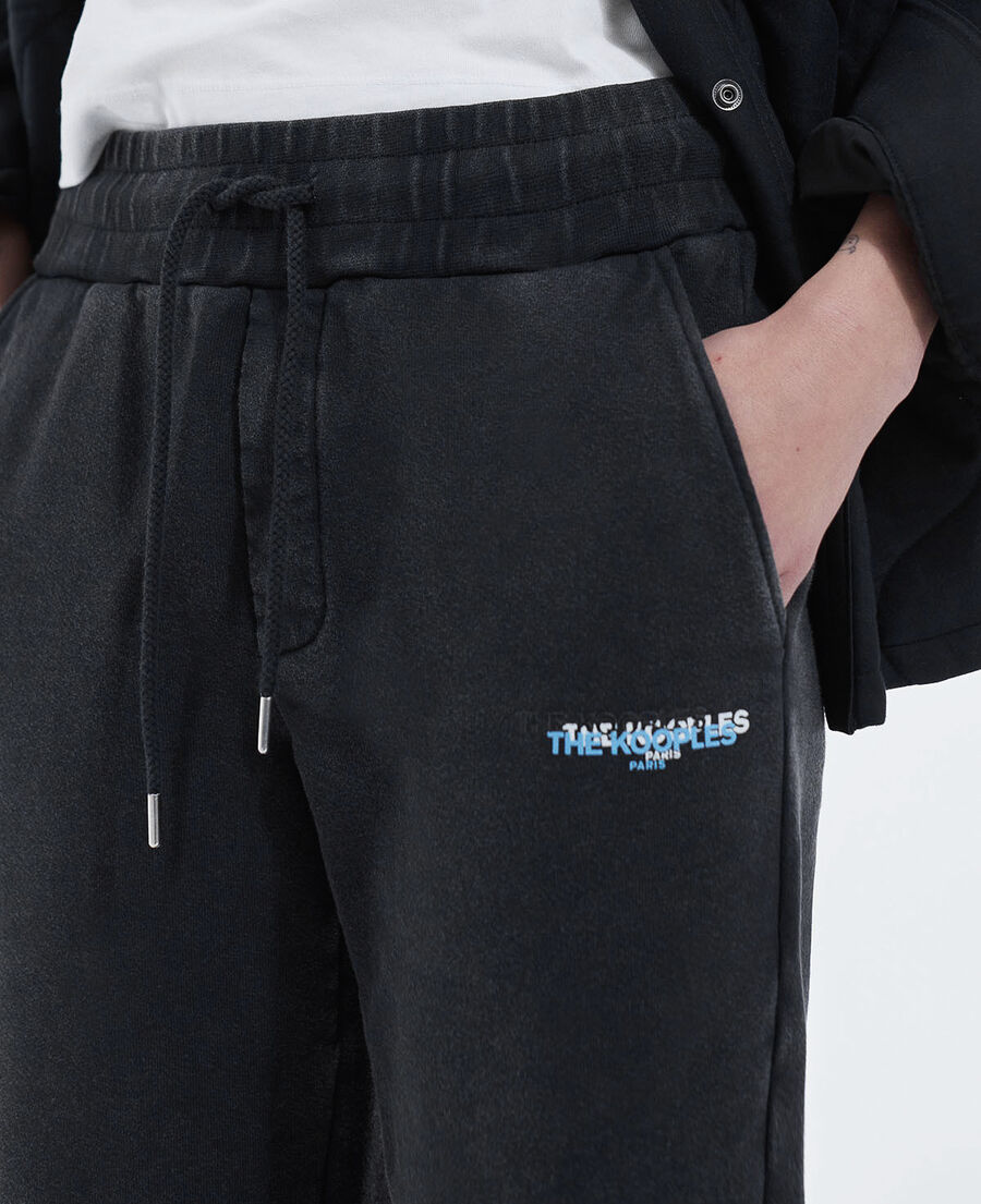 jogginghose schwarz verwaschen dreifach logo vorne