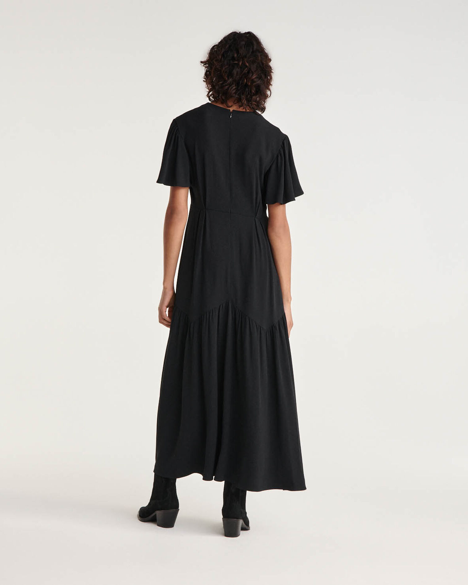 Long black dress in crepe with ruffles, BLACK, hi-res image number null