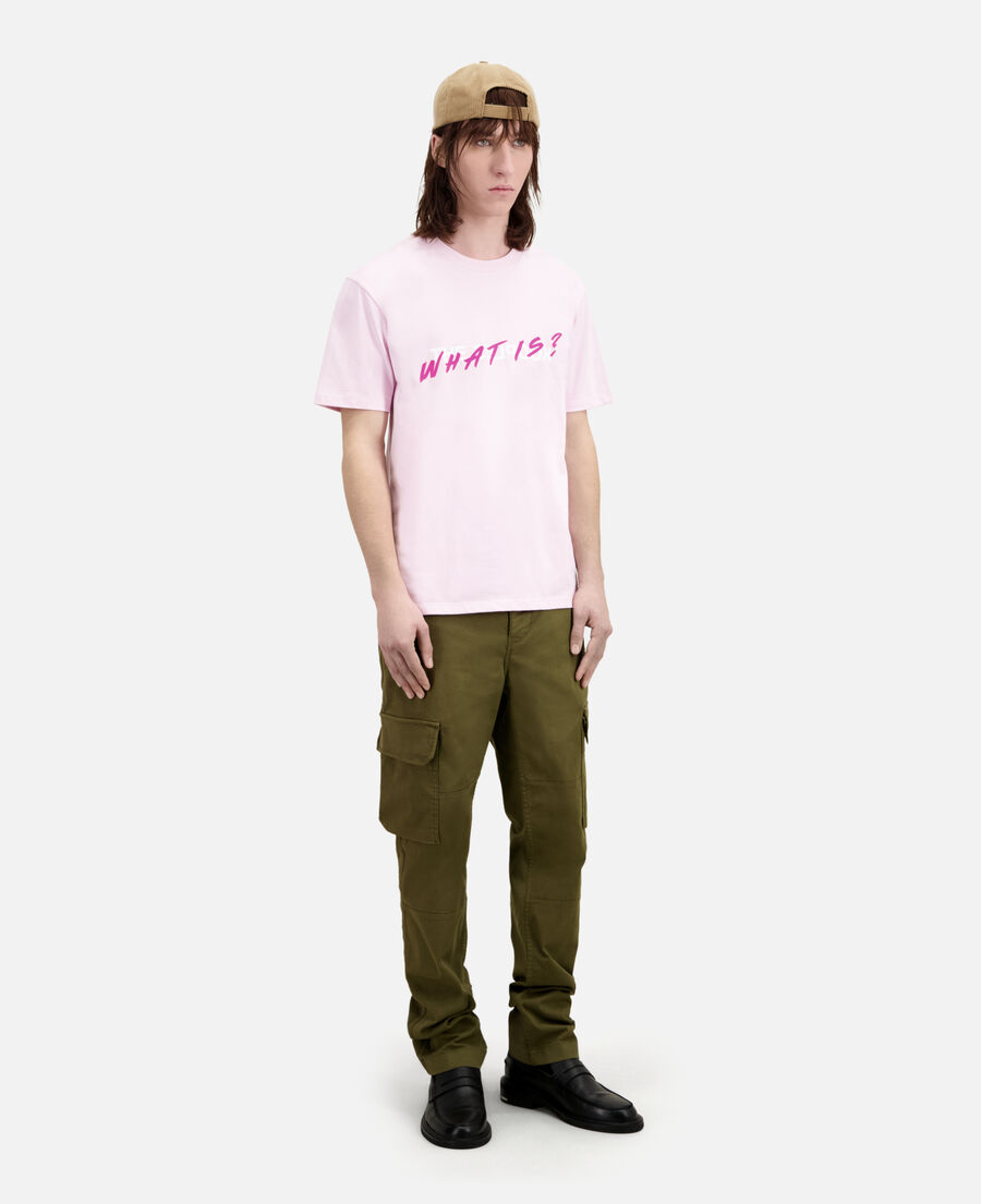 rosa t-shirt herren mit „what is“-schriftzug