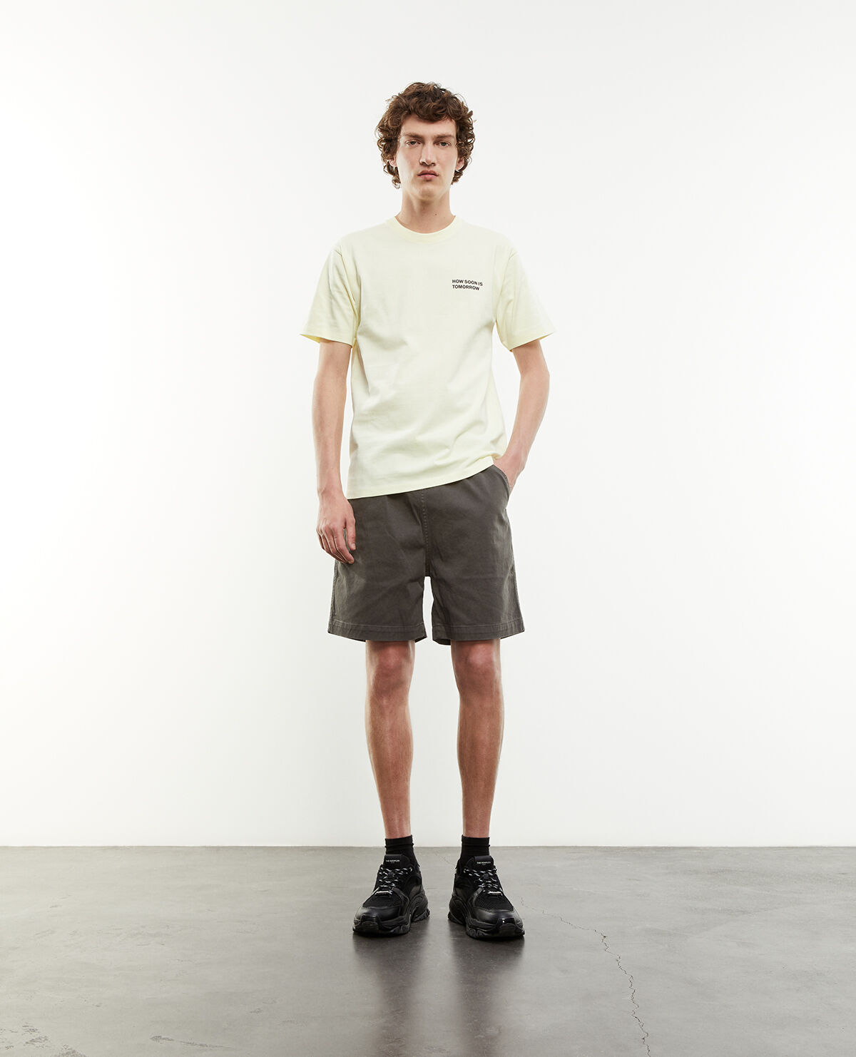 Khaki shorts with strings top