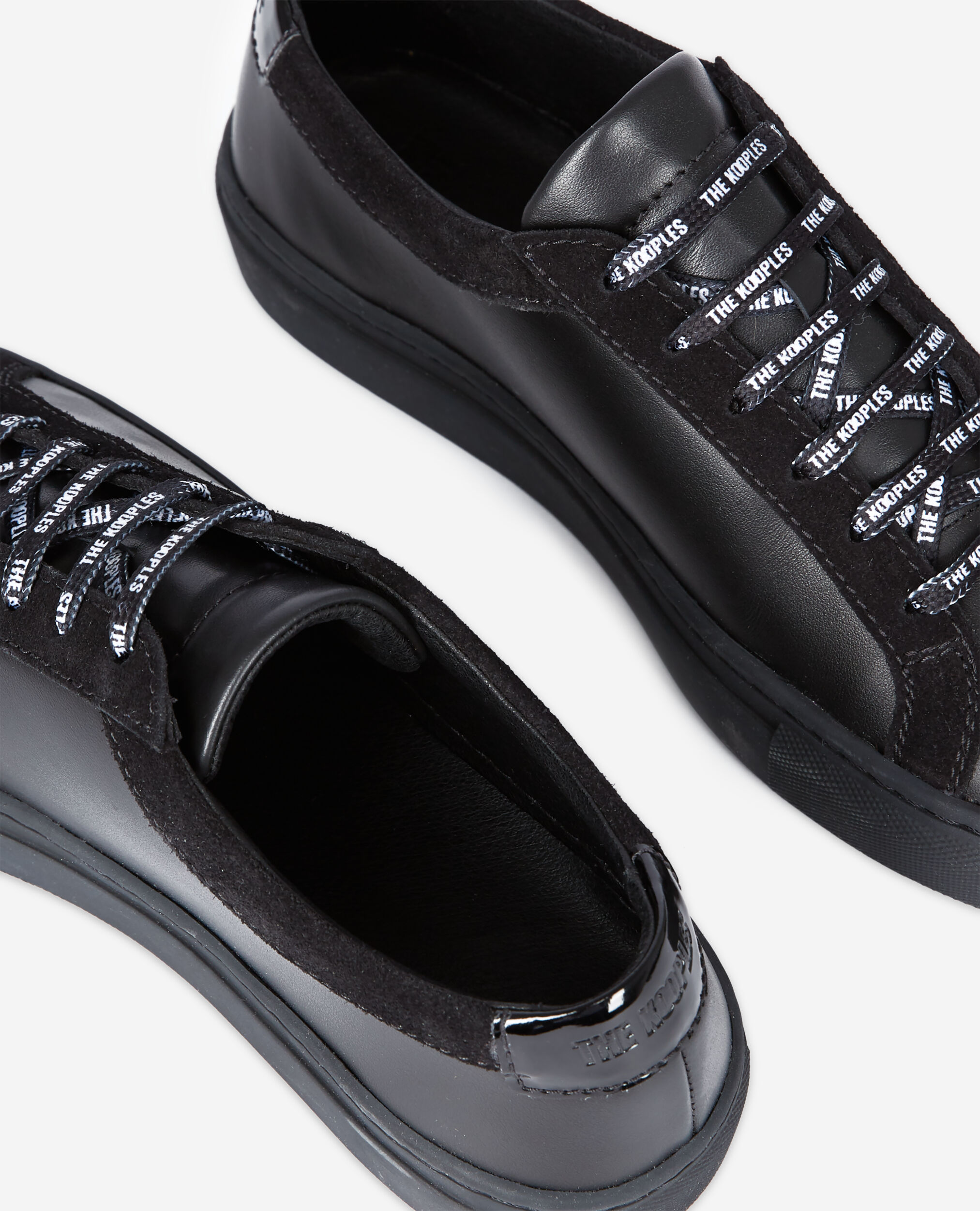 Baskets noires