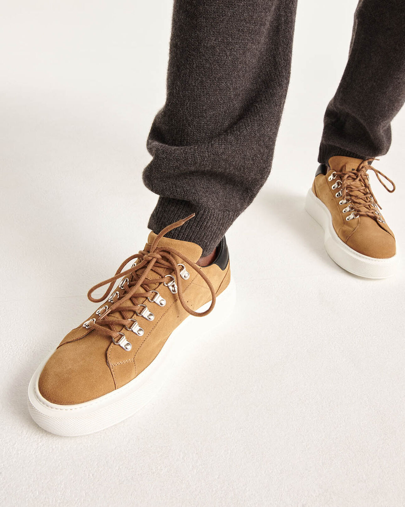 The Kooples HERREN BROWN turnschuhe camelfarben wildleder metall-ösen