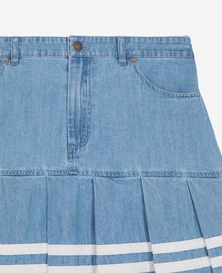 The Kooples FEMME BABY BLUE jupe courte pliss&eacute;e en denim